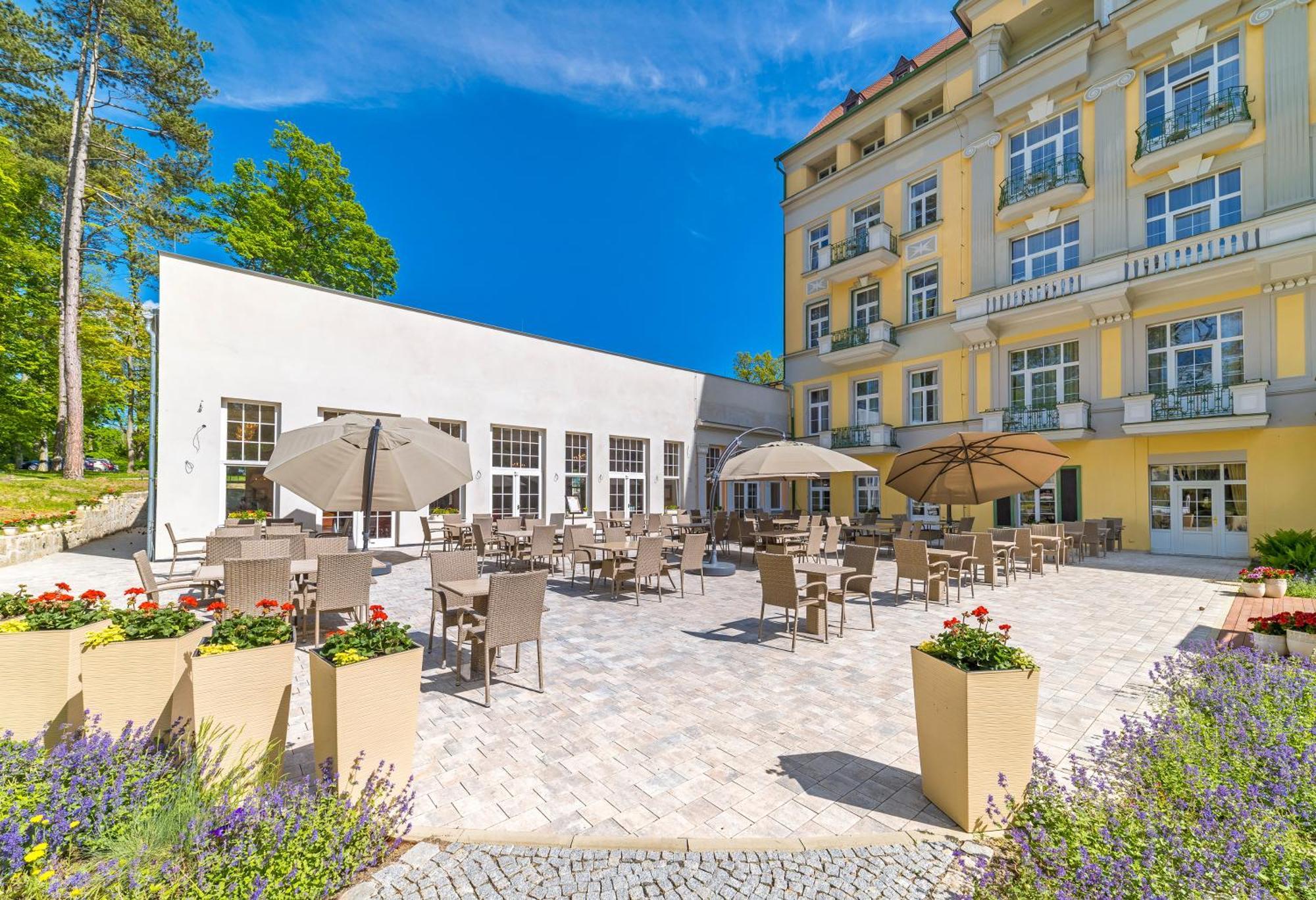 Spa Resort Pawlik-Aquaforum Frantiskovy Lazne Exterior photo