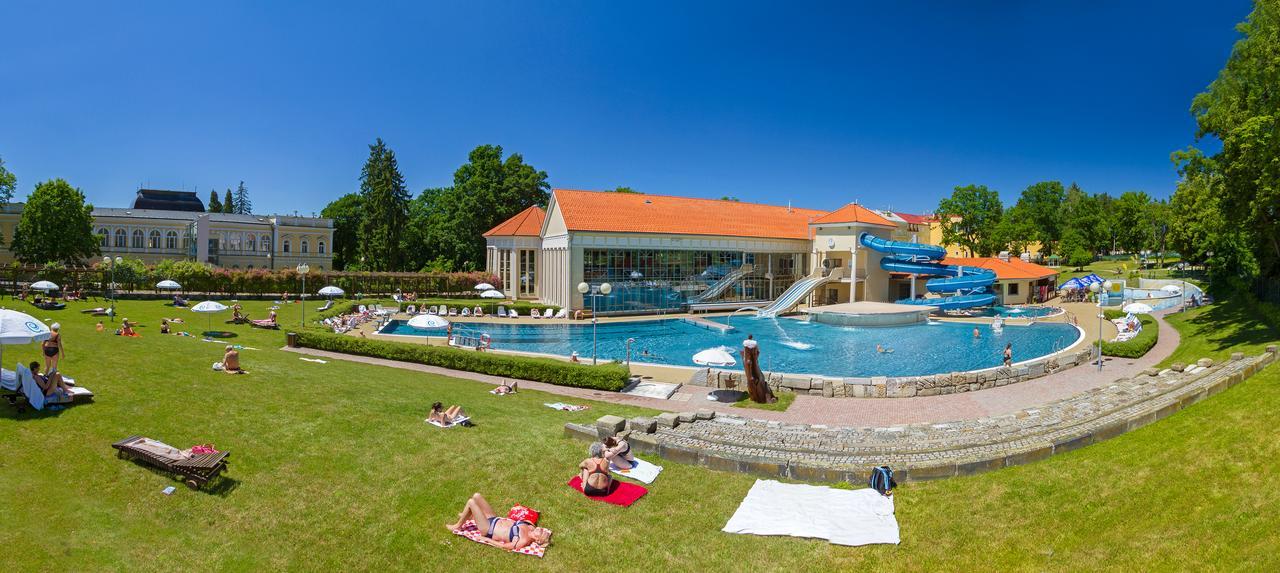 Spa Resort Pawlik-Aquaforum Frantiskovy Lazne Exterior photo